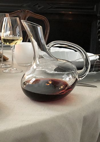 Người Ý Thường Sử Dụng Đồ Uống Nào Trong Bữa Ăn?